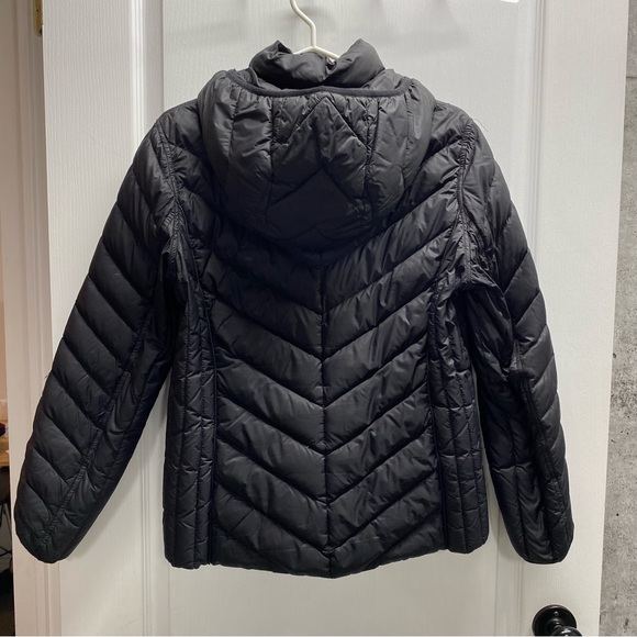 MICHAEL KORS Packable Down Fill Jacket - Picture 2 of 3